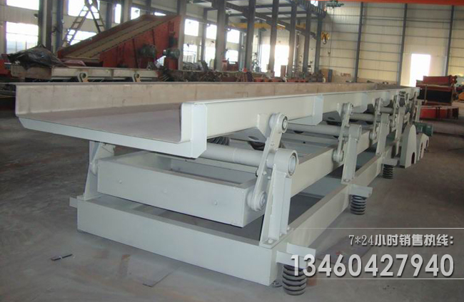 連桿長距離振動輸送機(jī)圖片