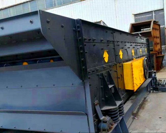 篩煤用的振動(dòng)篩形式很多，我為直線或圓型遠(yuǎn)動(dòng)軌跡