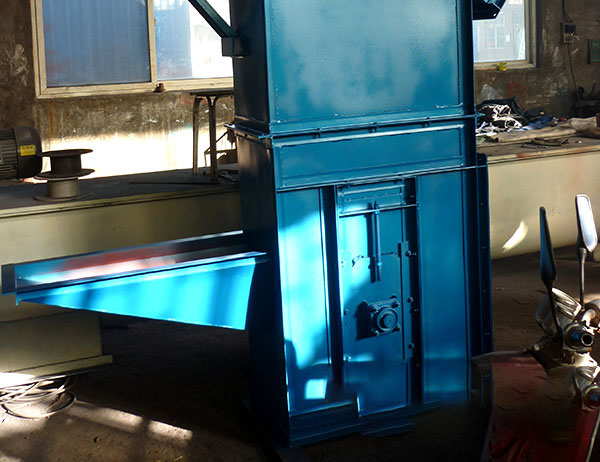 高塔復合肥專用斗提機復合肥生產(chǎn)工藝不可缺少設(shè)備