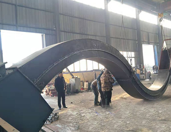 可彎曲刮板輸送機按工作原理計算彎度不大于多少！