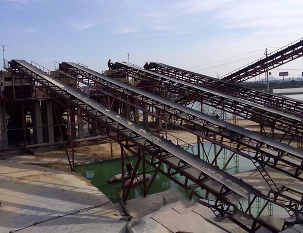 TD75型皮帶機(jī)選擇圓管與槽鋼價(jià)格能錯(cuò)多少！