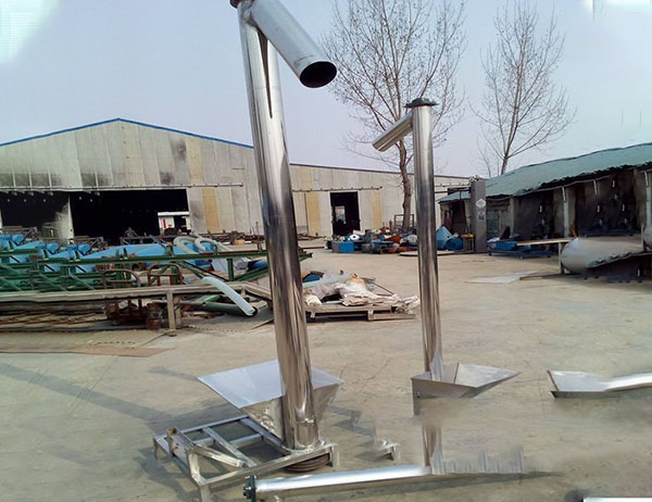 不銹鋼螺旋輸送機(jī)需要定期清理，殘存物會(huì)影響效率