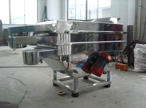 小型直線篩分機(jī)生產(chǎn)廠家哪家好，各型號(hào)價(jià)格怎么樣？