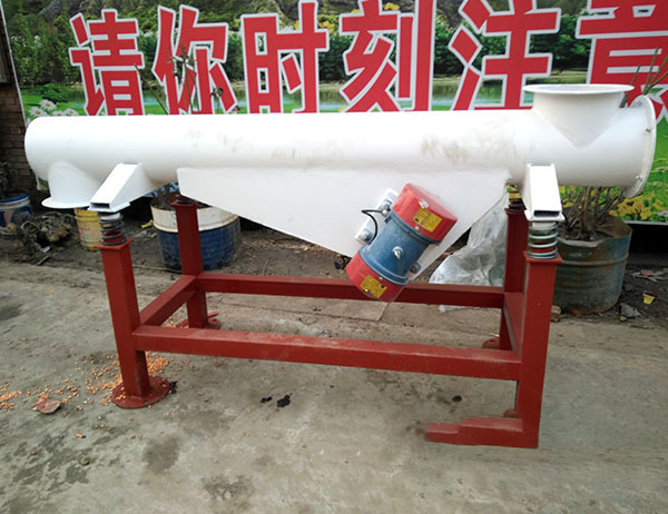 管式振動(dòng)給料機(jī)的震動(dòng)形式相比槽式的優(yōu)勢(shì)