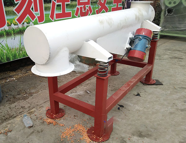 管式振動(dòng)給料機(jī)的震動(dòng)形式相比槽式的優(yōu)勢(shì)