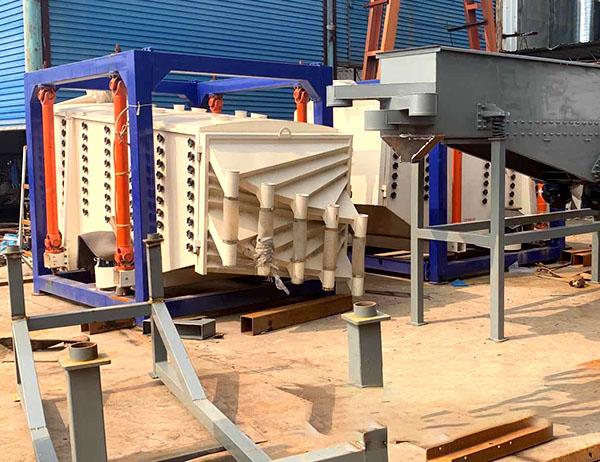 直線搖擺篩是一種錯(cuò)誤叫法，應(yīng)該叫回轉(zhuǎn)搖擺篩