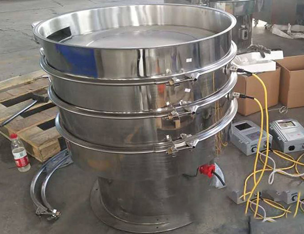 摩擦有靜電的塑料顆粒粉末選用什么篩分機(jī)效果好，多少錢？