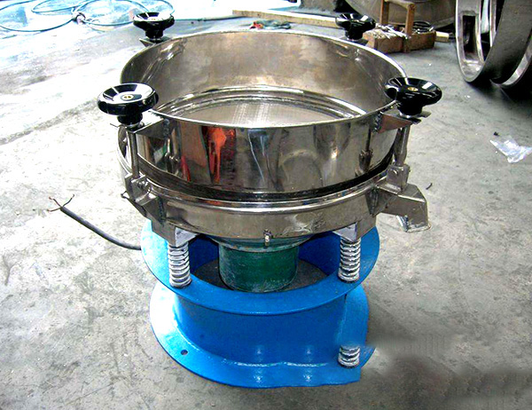 茴香粉除渣除雜需要什么振動(dòng)篩粉機(jī)，多少錢一臺(tái)？