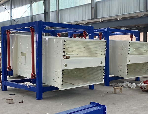 北京方形搖擺振動(dòng)篩使用廠(chǎng)家采購(gòu)的基本上是河南新鄉(xiāng)企業(yè)的