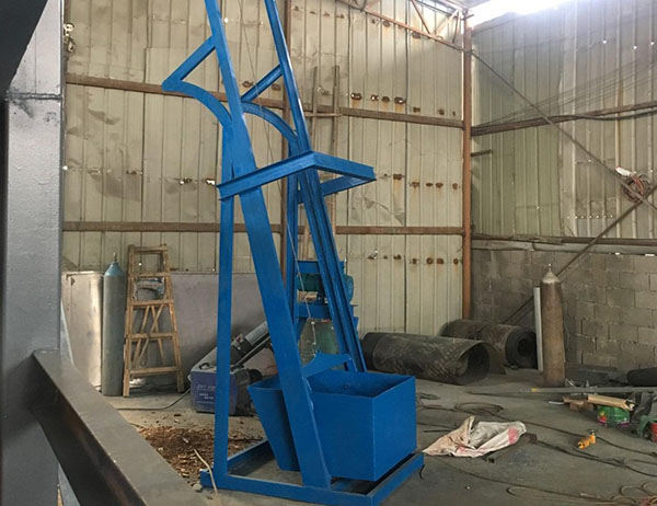 便攜式提升機(jī)方便移動、占地空間小