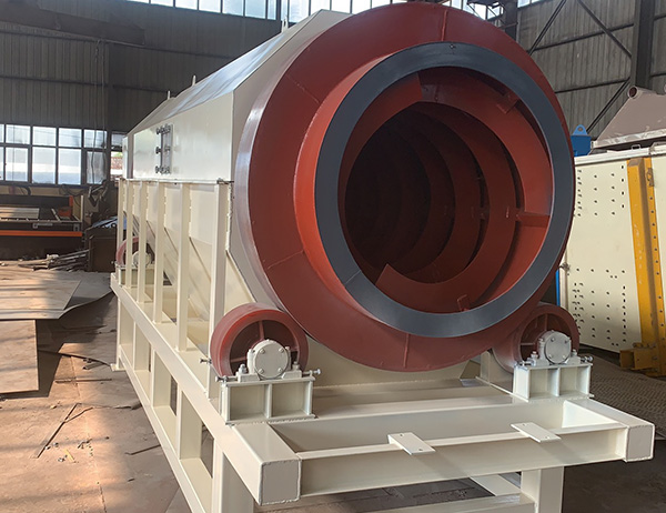 滾軸篩砂機(jī)主要用來(lái)篩分原砂的，抗沖擊力強(qiáng)