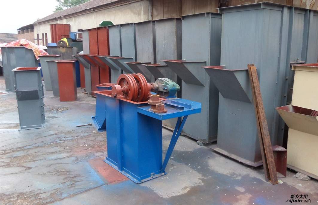 活性炭連續(xù)式自動上料機(jī)選用圓環(huán)斗式提升機(jī)